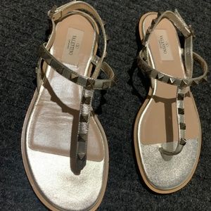 Valentino Garavani Women's Rockstud T Strap Flat Sandals